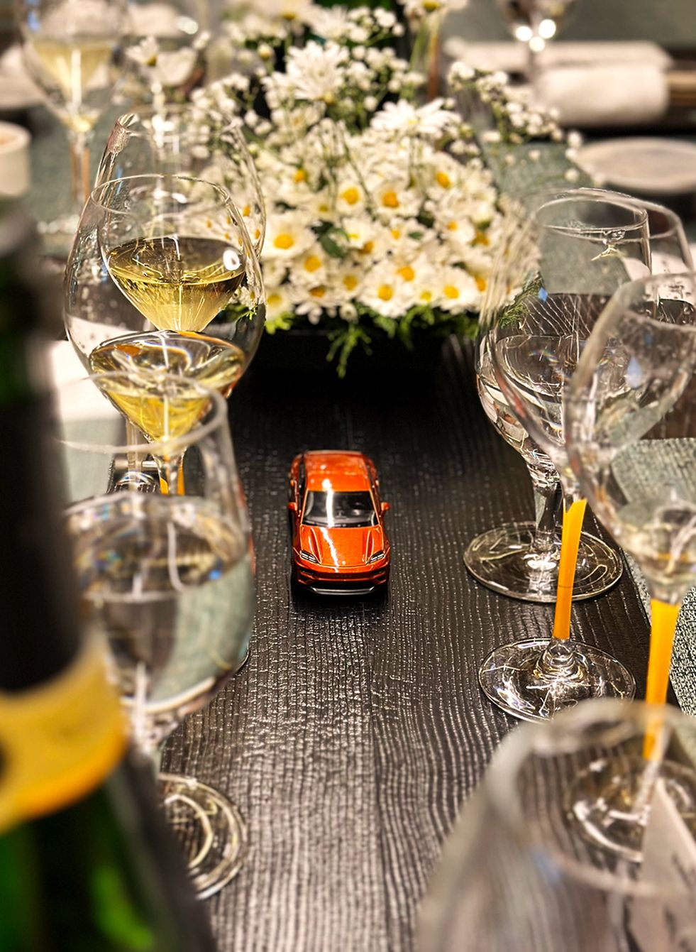 img_experience_board_porsche_04_m.jpg